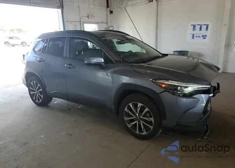 2023 Toyota Corolla Cross Xle from USA, damaged, VIN 7MUEAABG3PV049256